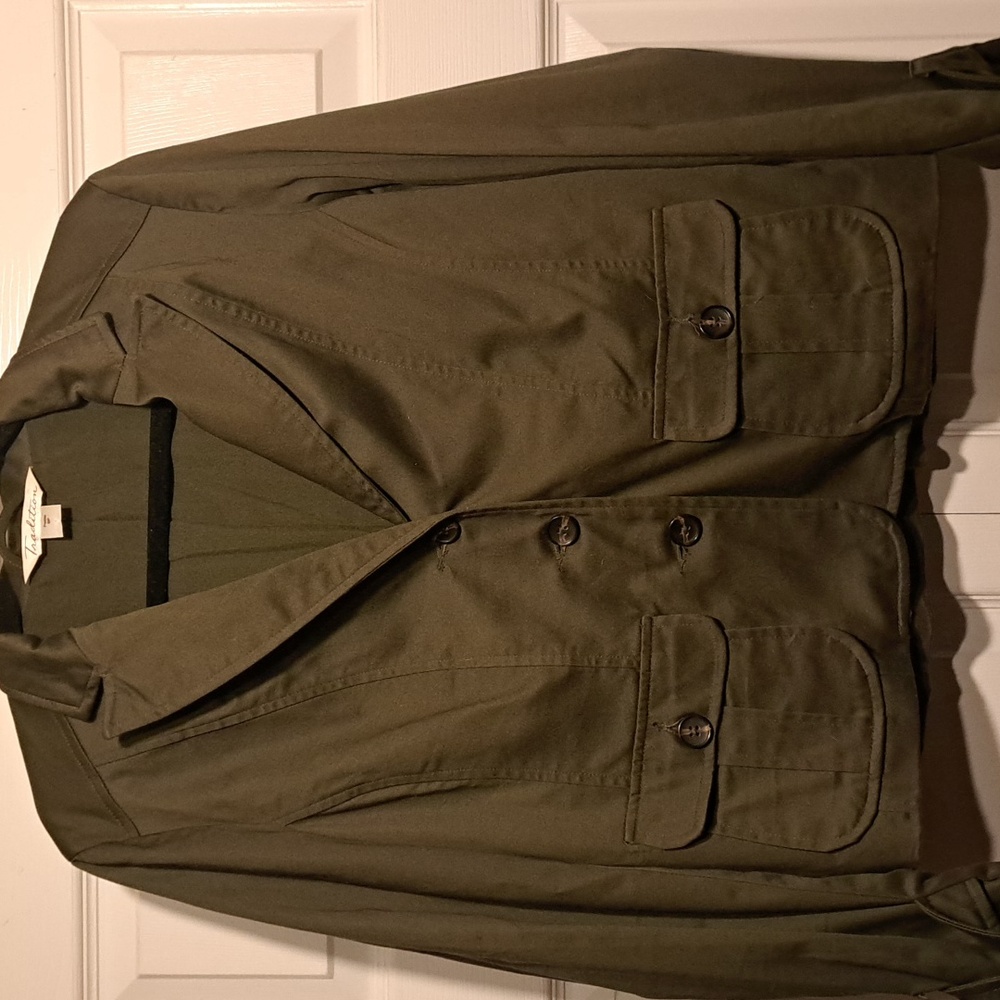 Tradition Size 6 Petite Army green buckle wrist sleave Blazer With front pockets
